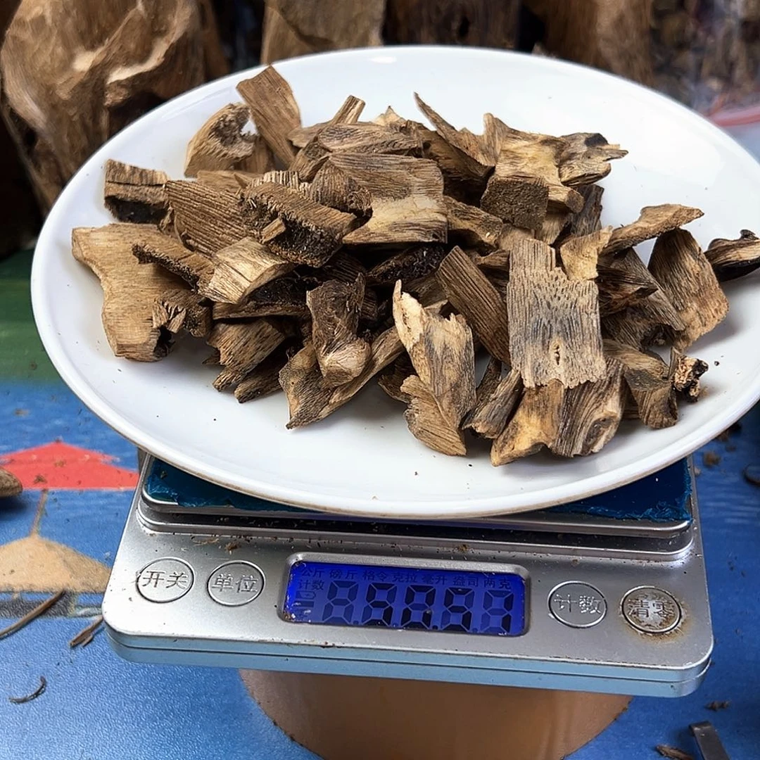 香料绿奇楠透顶绿块料50克