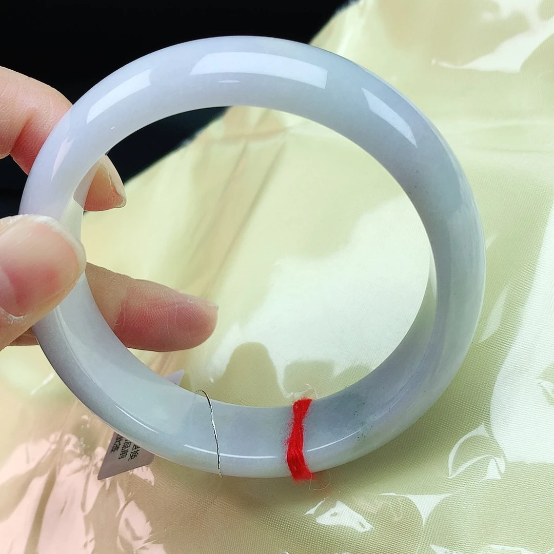 翡翠手镯未镶嵌60轮胎