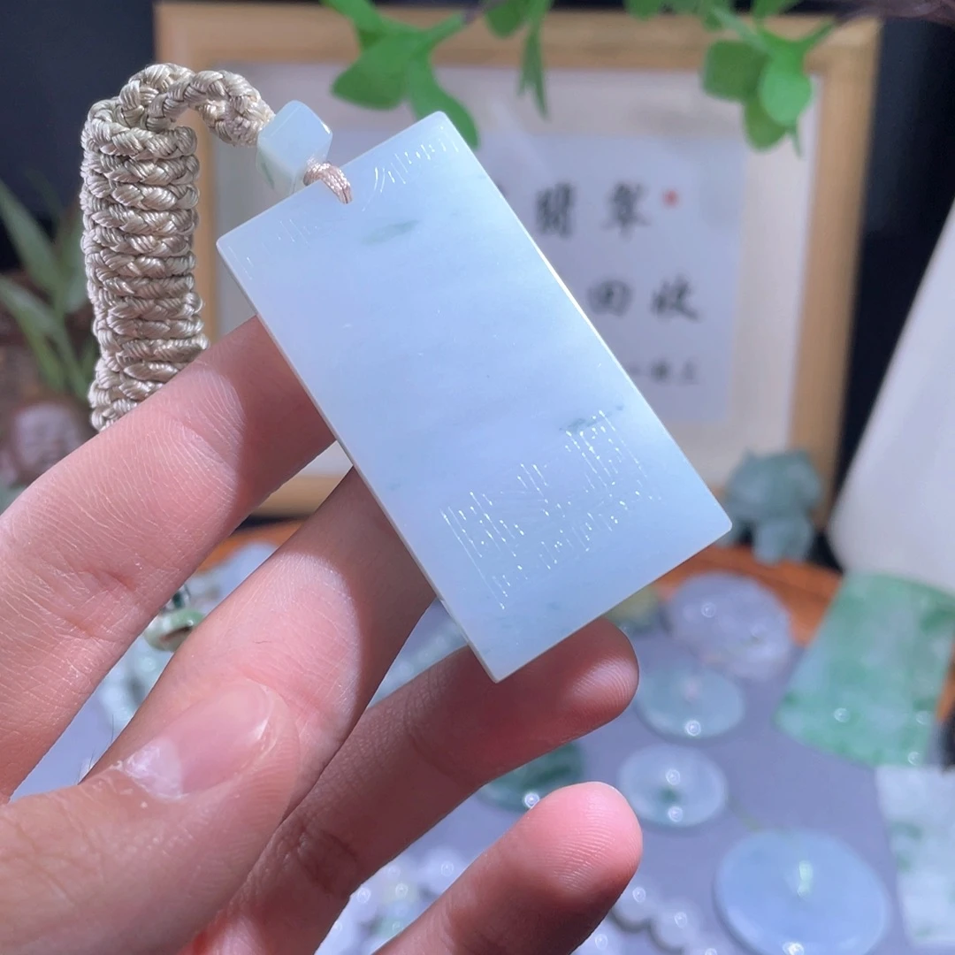 翡翠未镶嵌颈饰吊坠