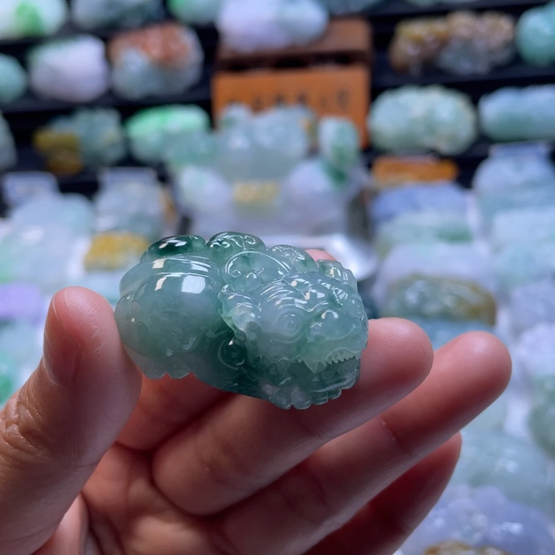 翡翠颈饰未镶嵌貔貅