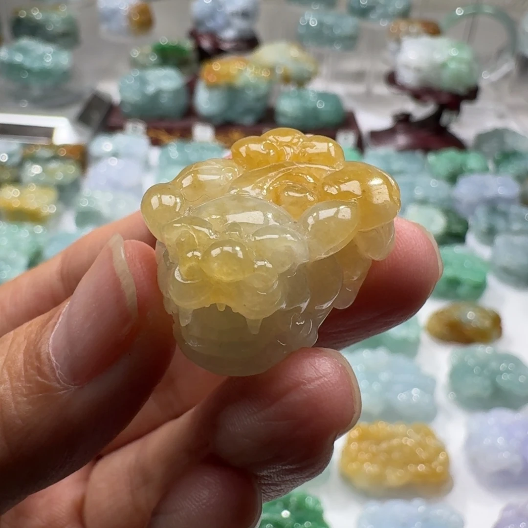 翡翠未镶嵌挂件貔貅
