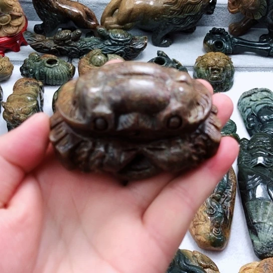 岫岩河磨玉（透闪石质玉）把件未镶嵌