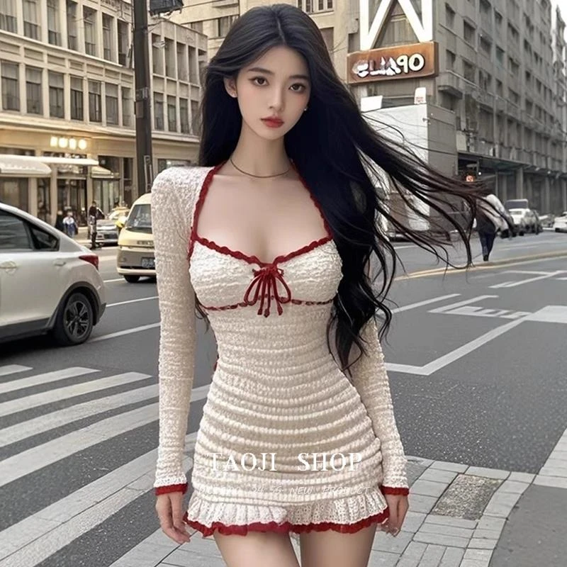 杏色方领低胸长袖连衣裙女春季收腰显瘦高级感撞色性感包臀短裙子
