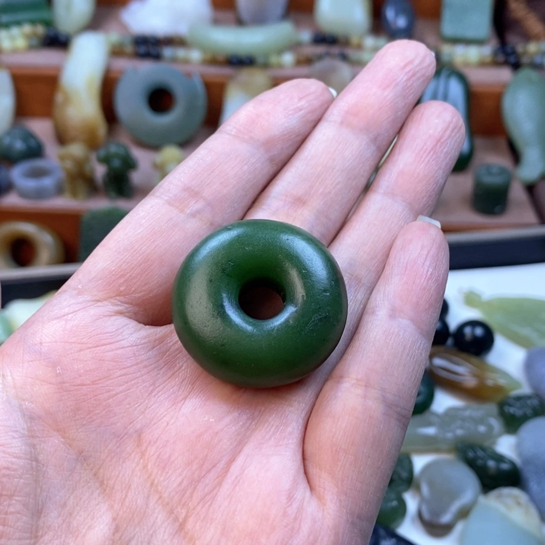 和田玉颈饰未镶嵌定制