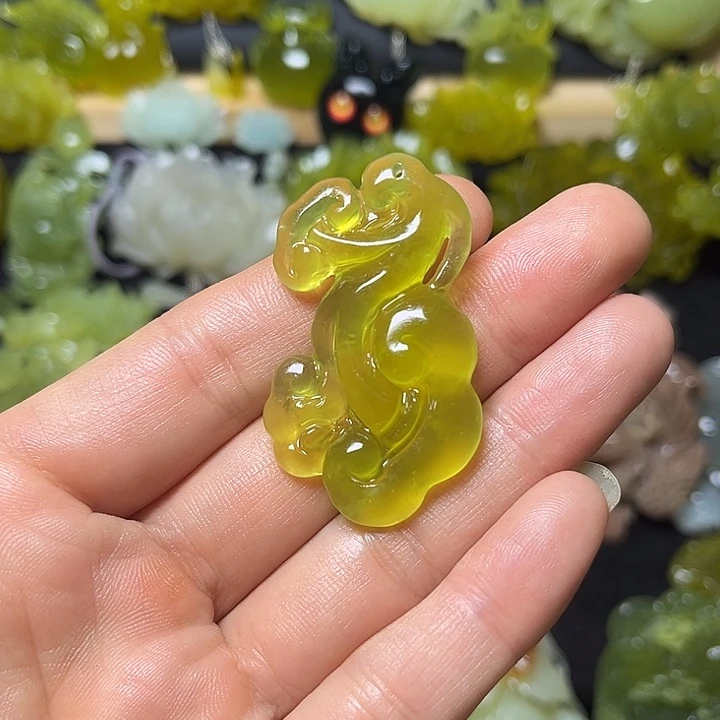 蛇纹石玉未镶嵌颈饰