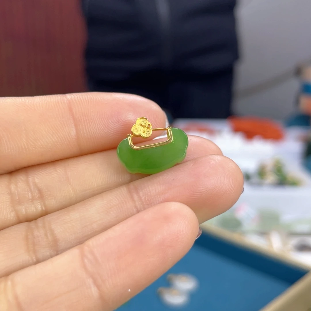 和田玉颈饰18K金镶嵌