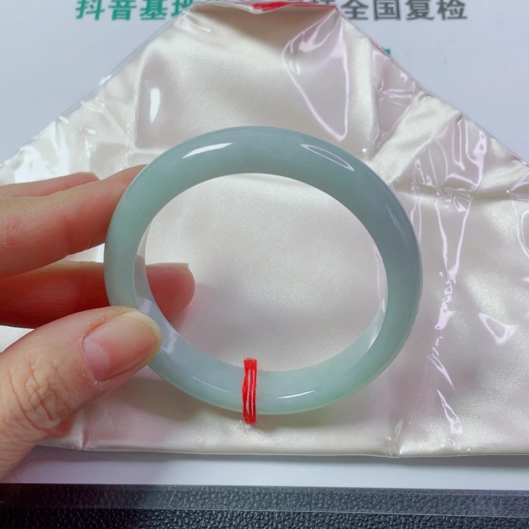 翡翠未镶嵌手镯圈口56.5宽12.8厚8.6