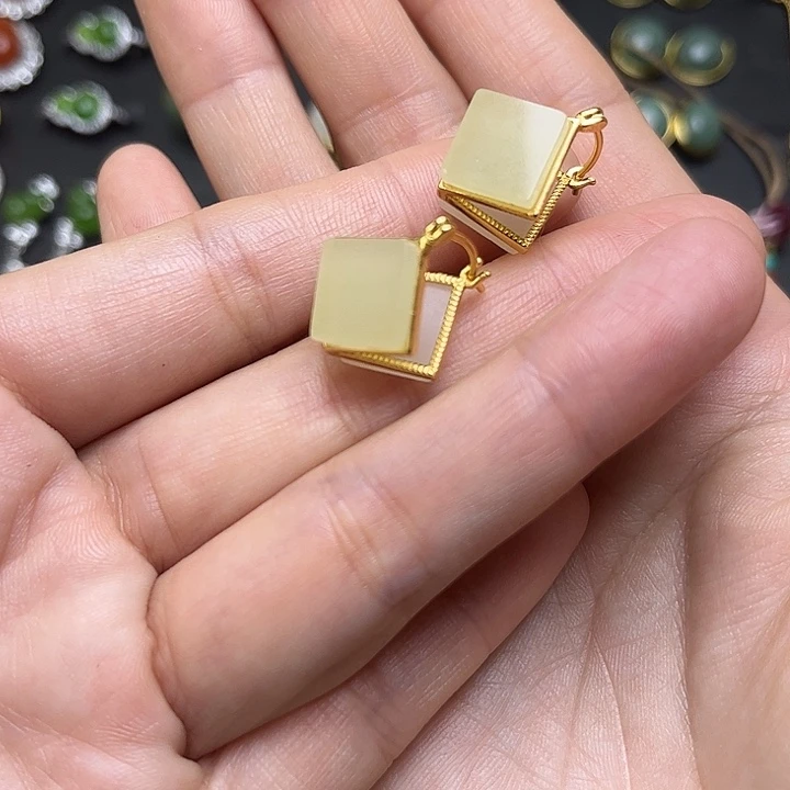 卷***羊和田玉银S925镶嵌耳饰