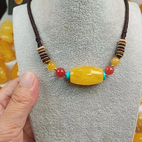 未镶嵌吊坠(赠链)蜜蜡