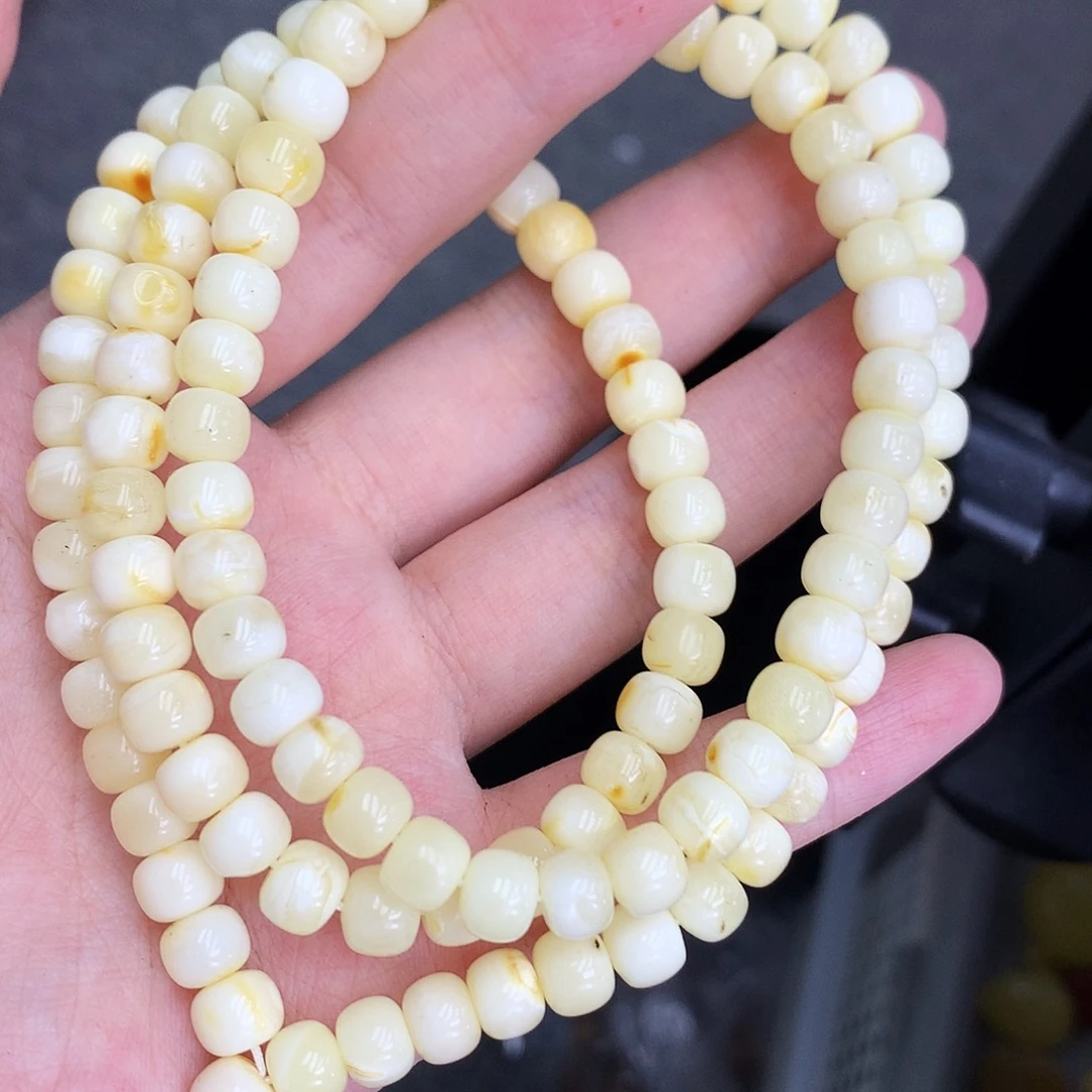 未镶嵌琥珀珠宝奇石