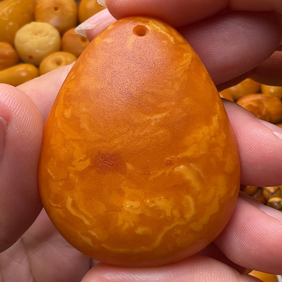 琥珀未镶嵌珠宝奇石吊坠