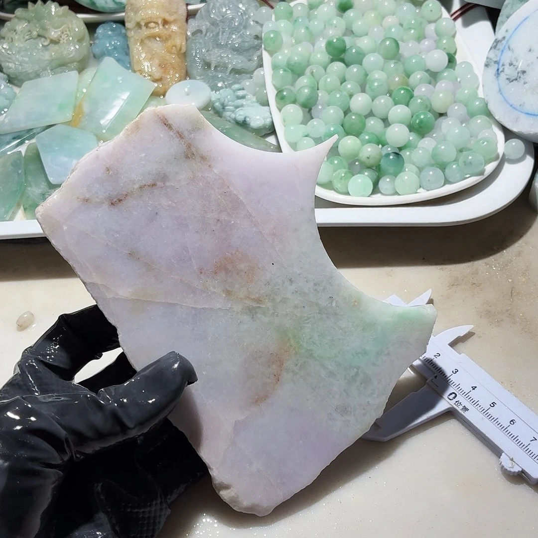 翡翠未镶嵌颈饰边角料