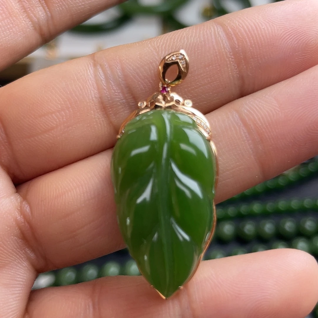 和田玉（碧玉）颈饰18K金镶嵌