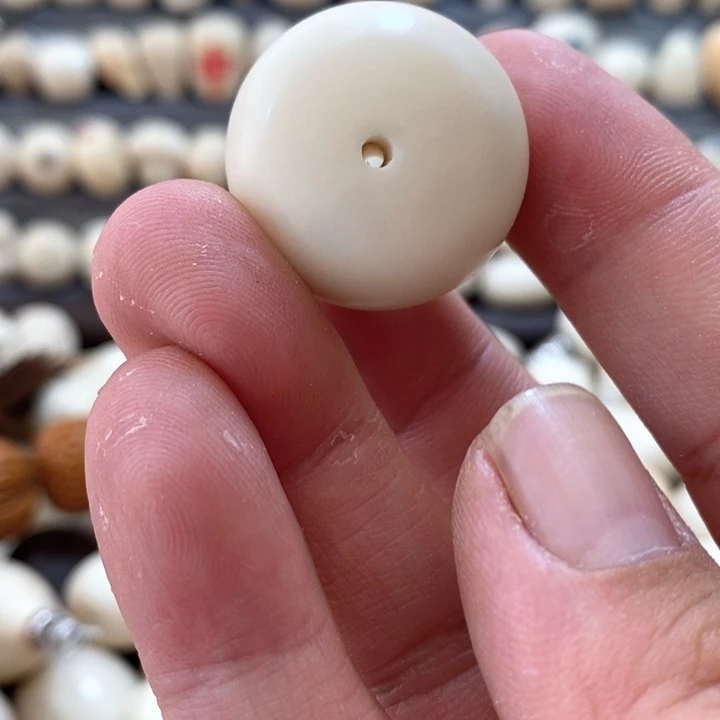 Y***酒吊坠菩提根/象牙果