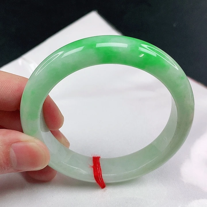 翡翠手镯未镶嵌圈55.8。3406