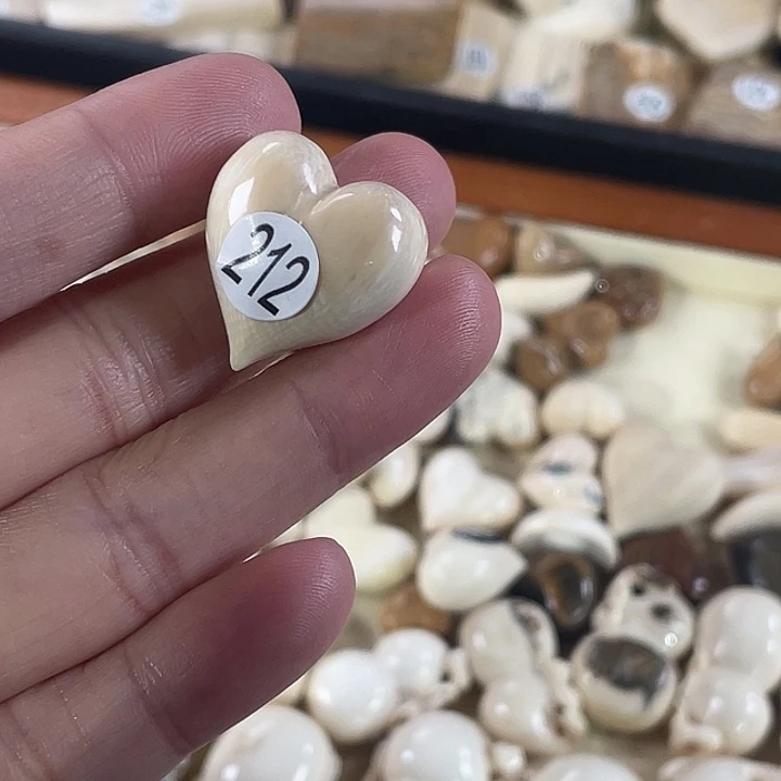 泥塑不打孔联系客服