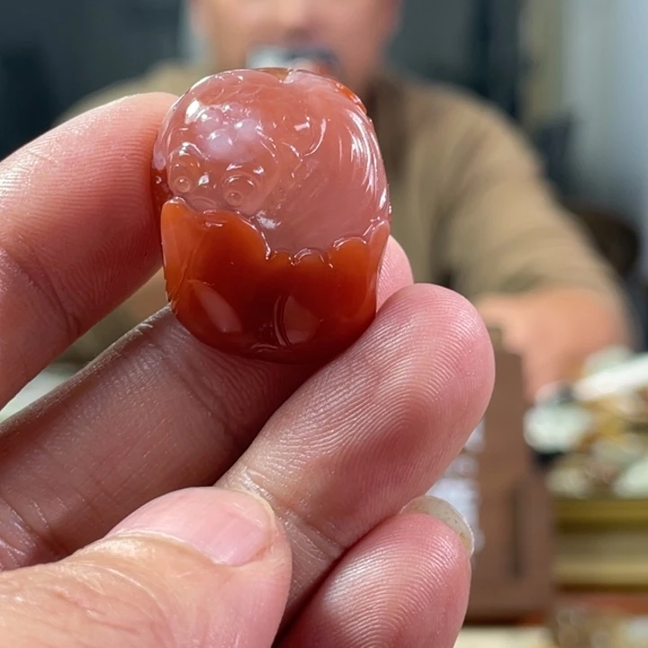 颈饰未镶嵌南红玛瑙