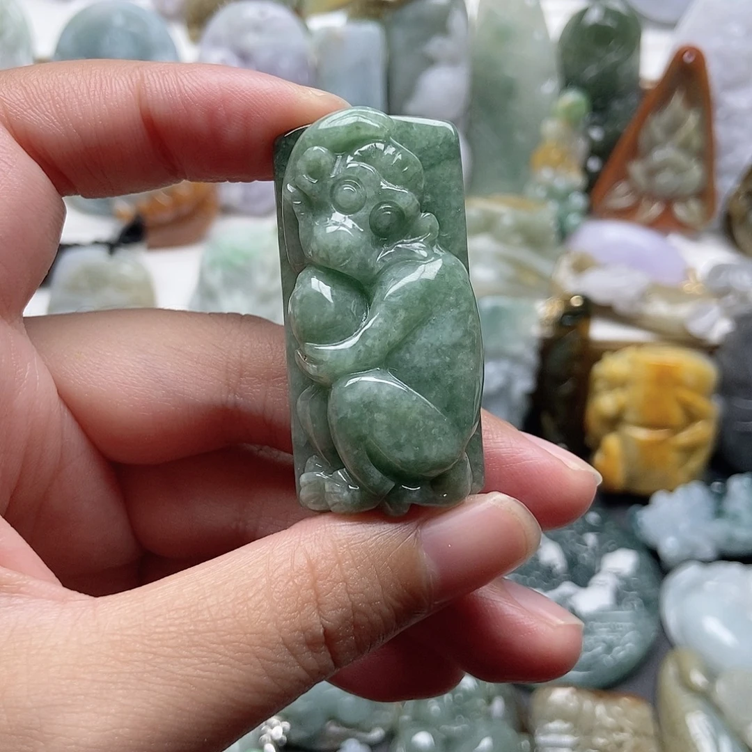 翡翠未镶嵌颈饰翡翠