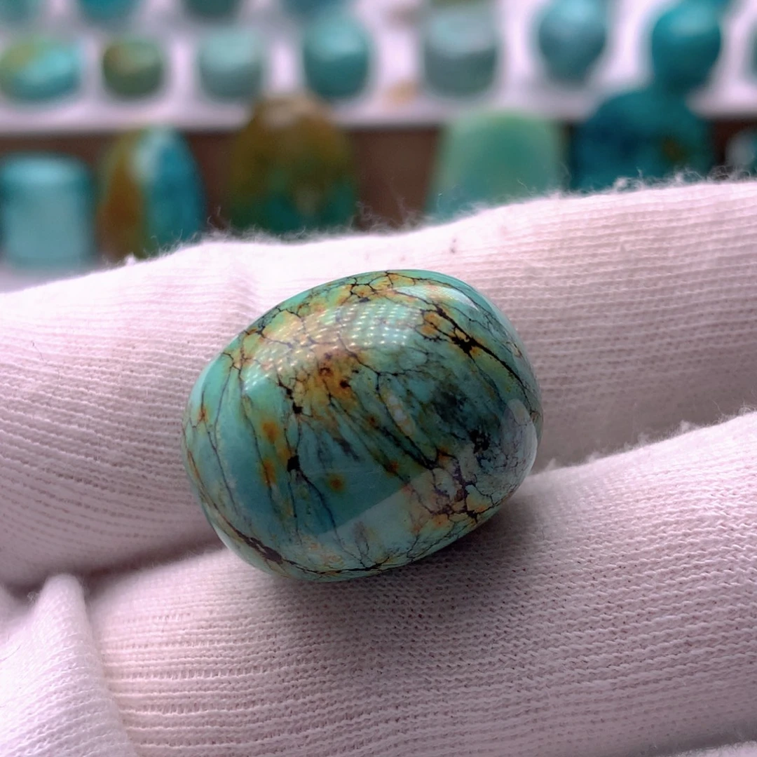 绿松石未镶嵌珠宝奇石