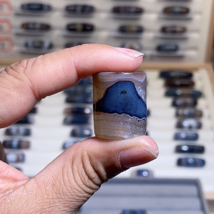 段***玛瑙/玉髓未镶嵌颈饰