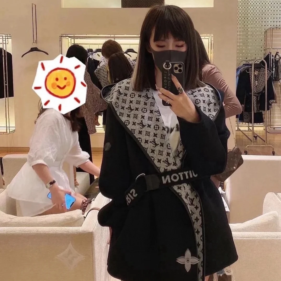 95新 LouisVuitton/路易威登 bb2495 羊毛 内里老花浴袍大衣 36码