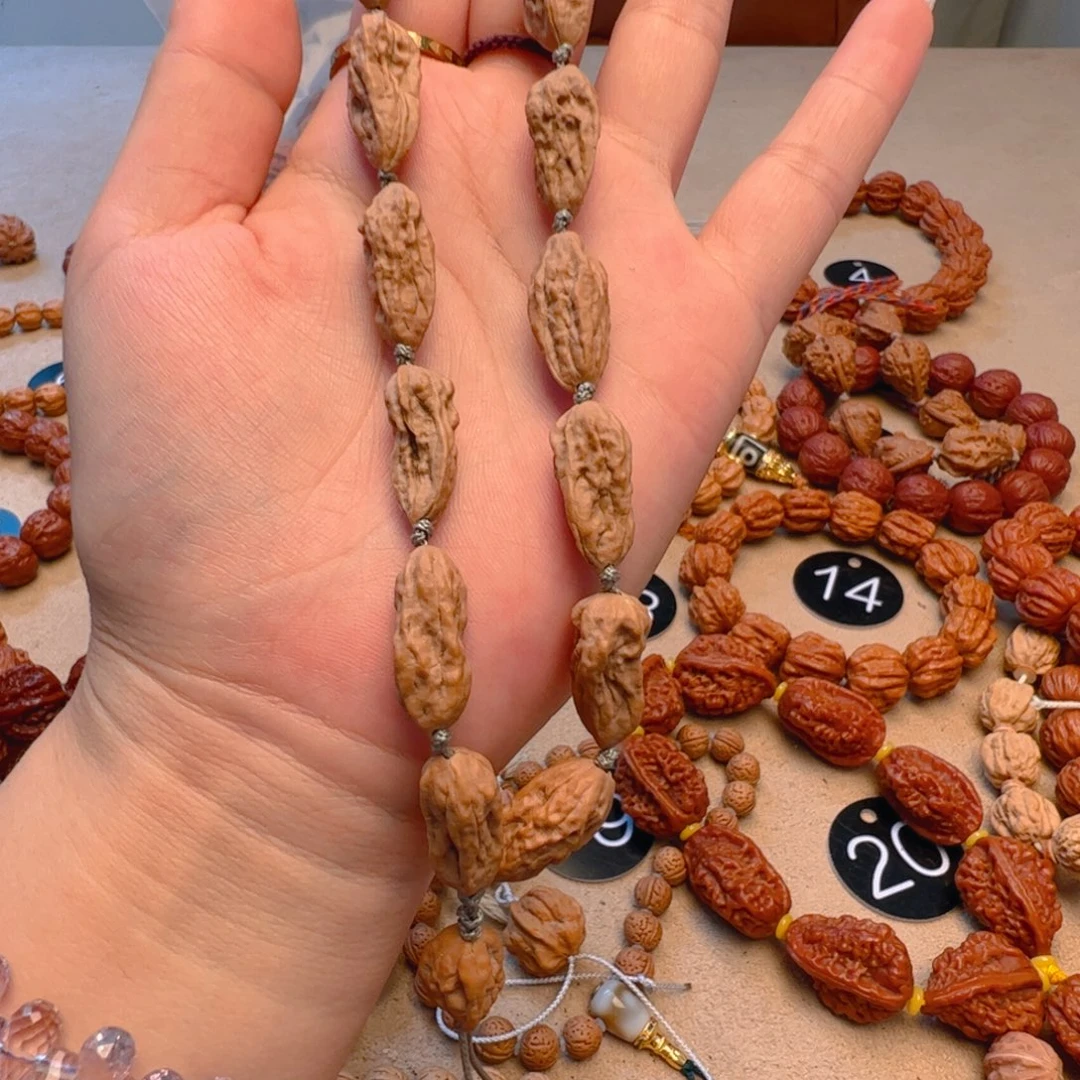 慎***.手串文玩核桃异型