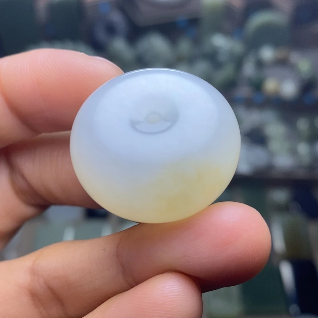 和田玉颈饰未镶嵌渔**.