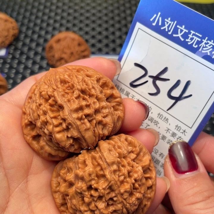 桃核把件47官帽254。。。。