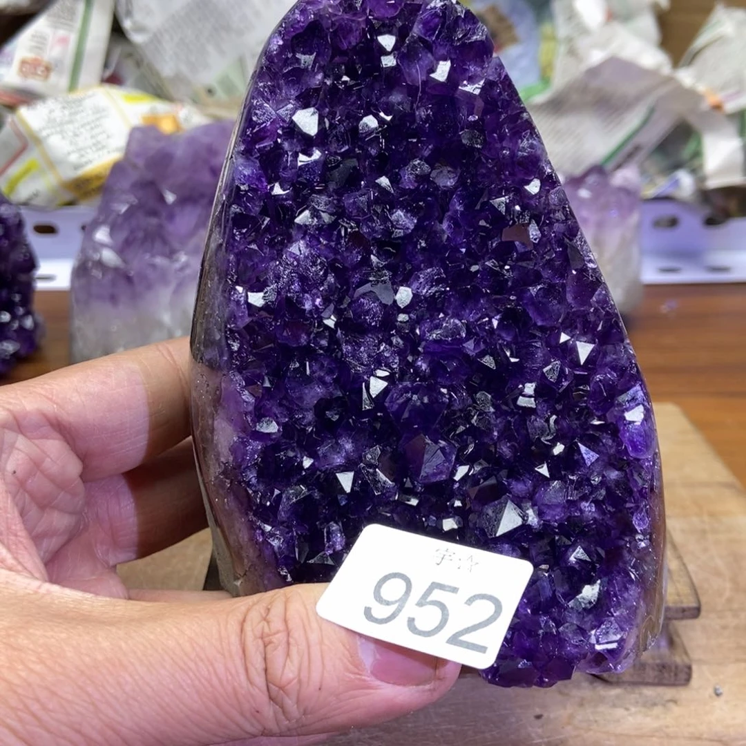 紫晶天然水晶摆件未镶嵌