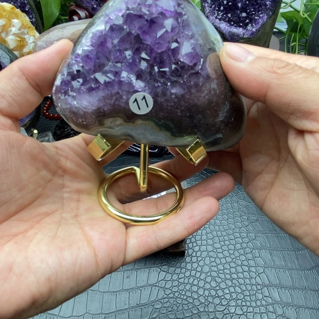 紫晶未镶嵌大型摆件（非配饰）