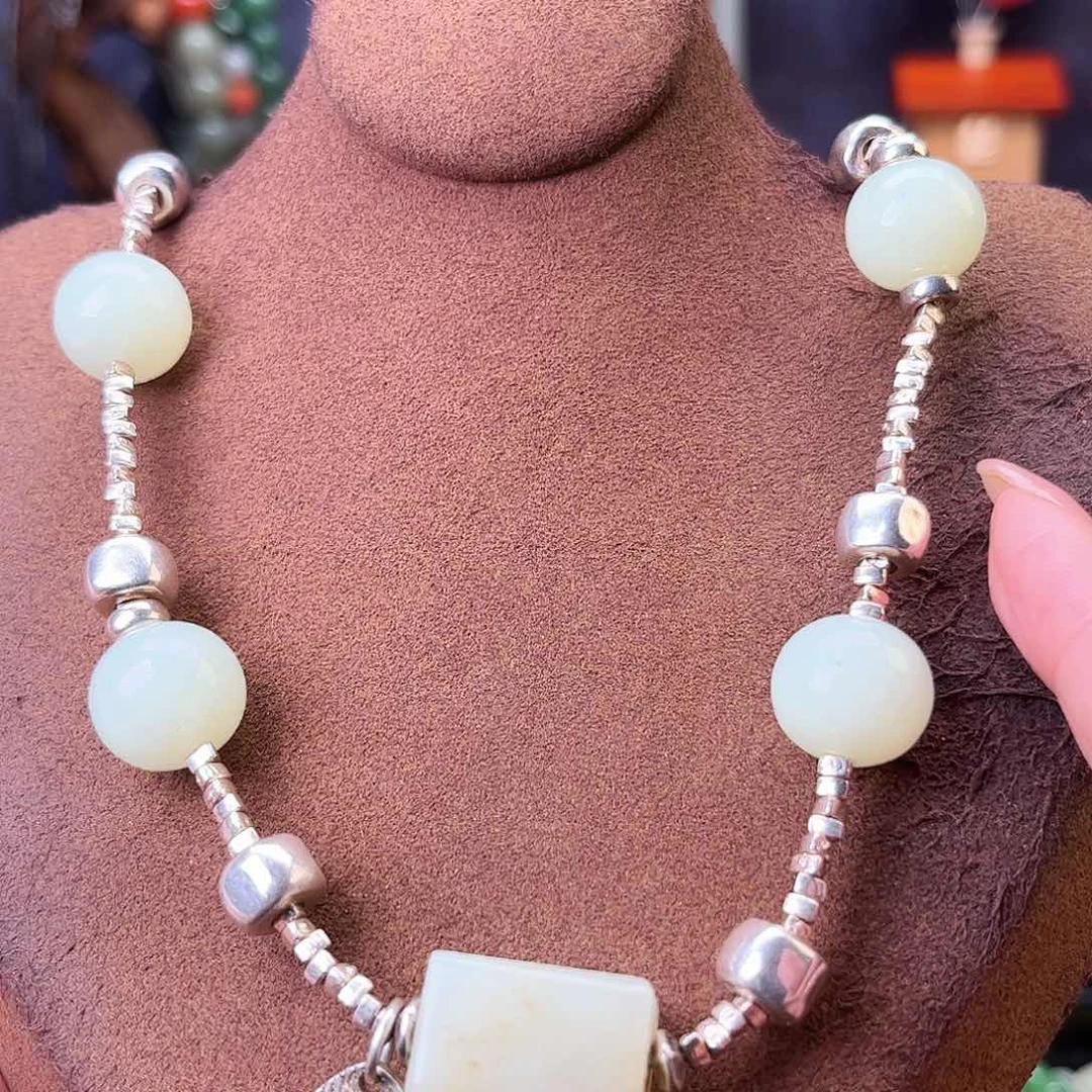 颈饰未镶嵌和田玉