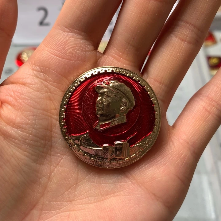 品****人像章像章像章章章