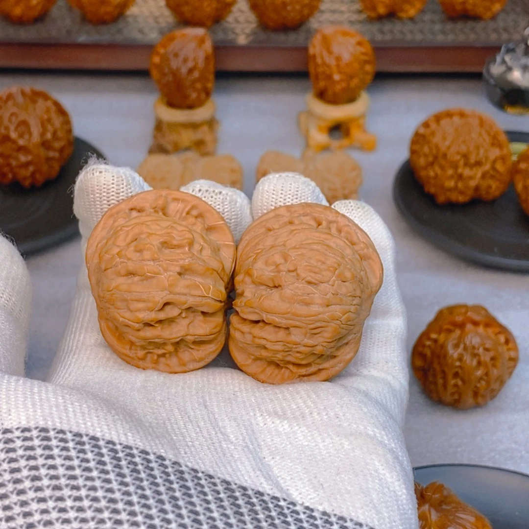 文玩核桃吊坠浩歪头狮子