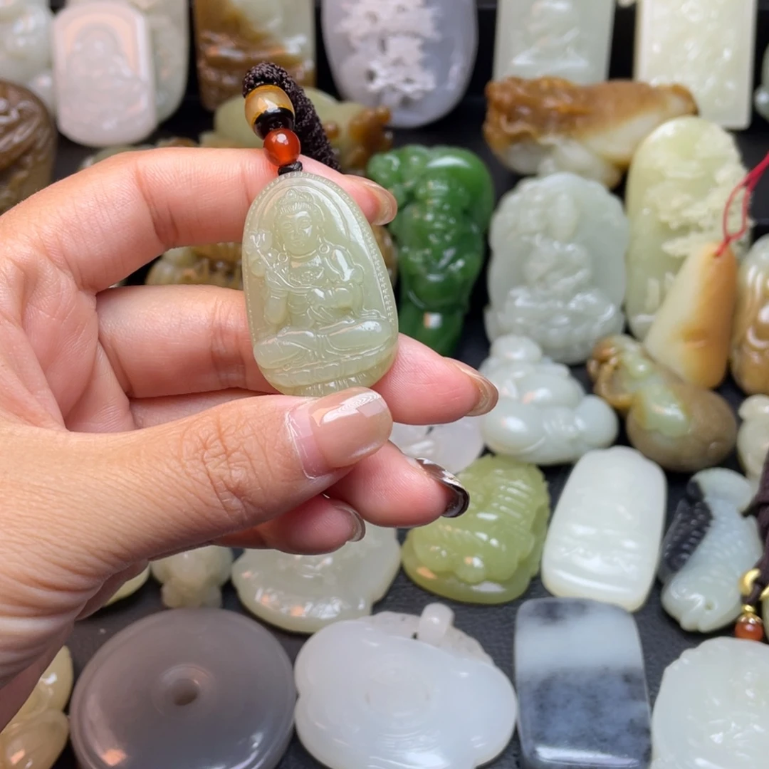 和田玉未镶嵌颈饰