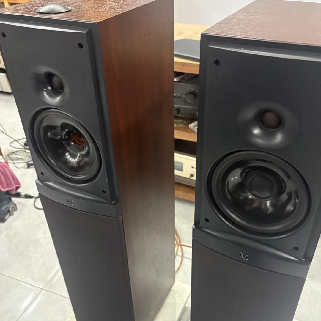 8新 INFINITY/燕飞利仕 二手燕飞落地音响，运费自理，不支持无理由