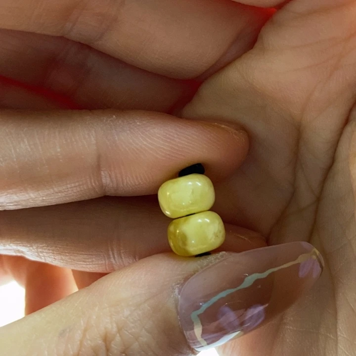 蜜蜡裸石未镶嵌尺寸8加，有坑