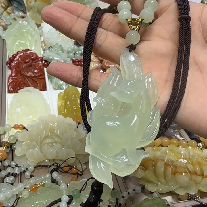 蛇纹石玉吊坠未镶嵌