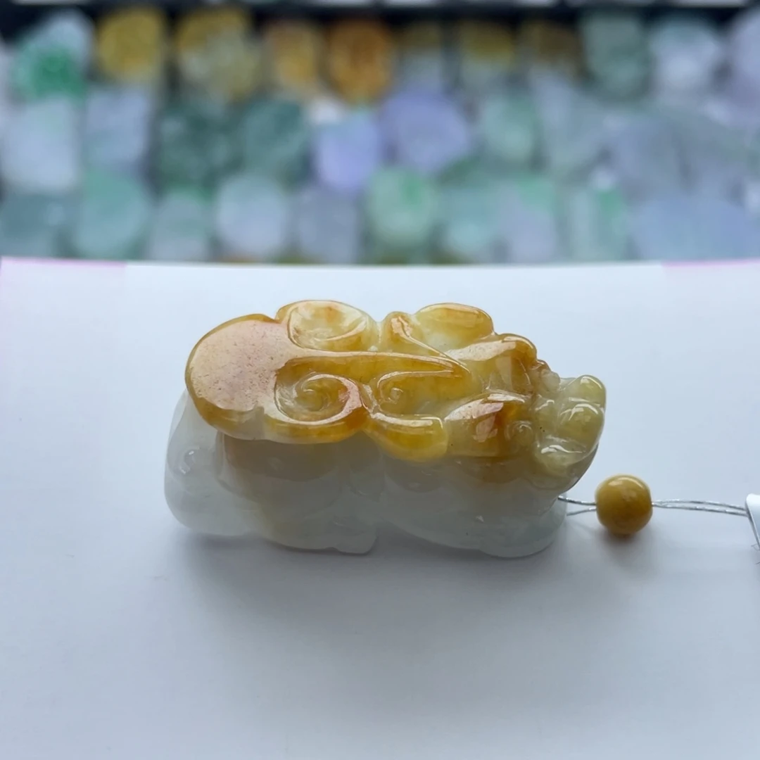 翡翠颈饰未镶嵌貔貅