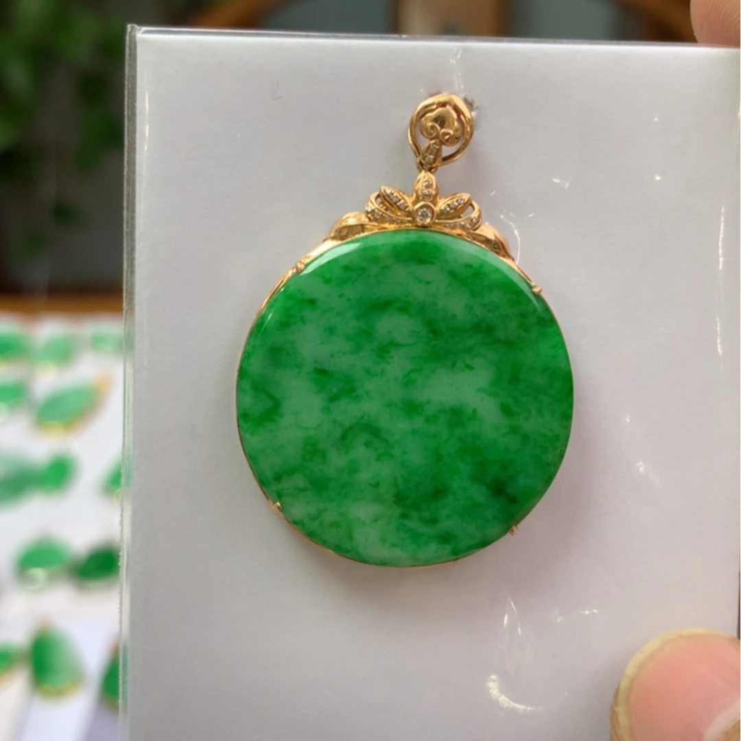 【闪购商品】翡翠颈饰18K金镶嵌翡翠