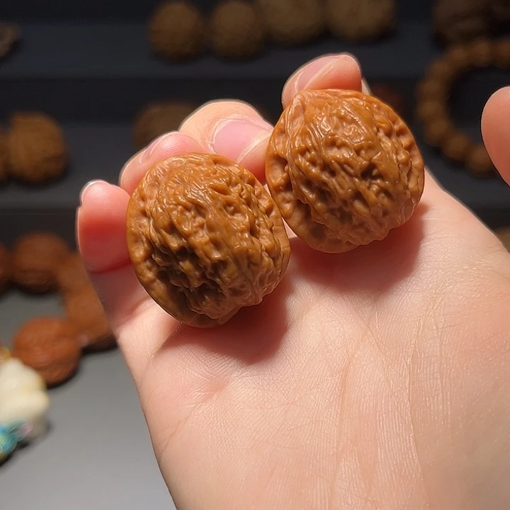 文玩核桃把件桃心074