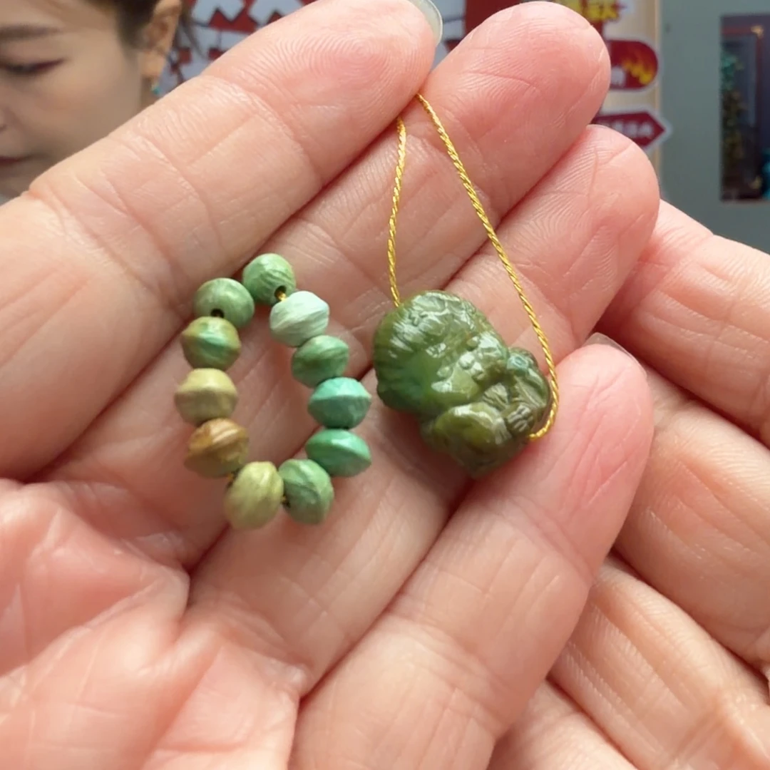 绿松石未镶嵌颈饰