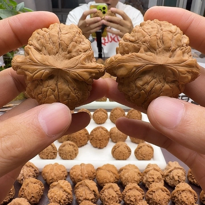 小***腐吊坠文玩核桃龙鼎