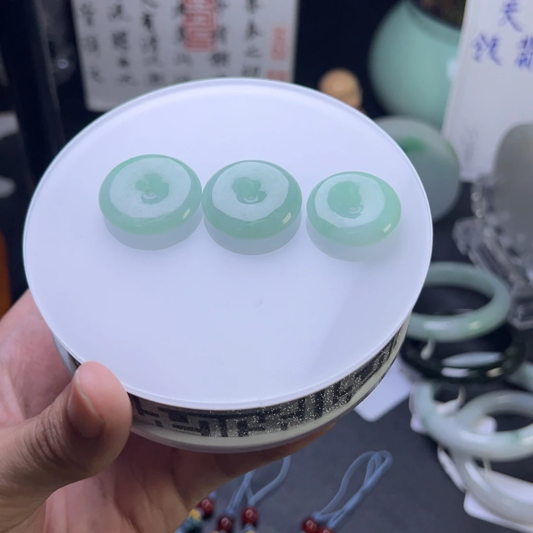 颈饰未镶嵌翡翠翡翠满绿平安扣