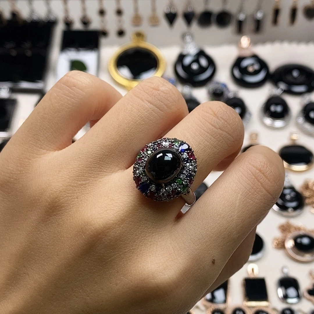 翡翠18K金镶嵌戒指