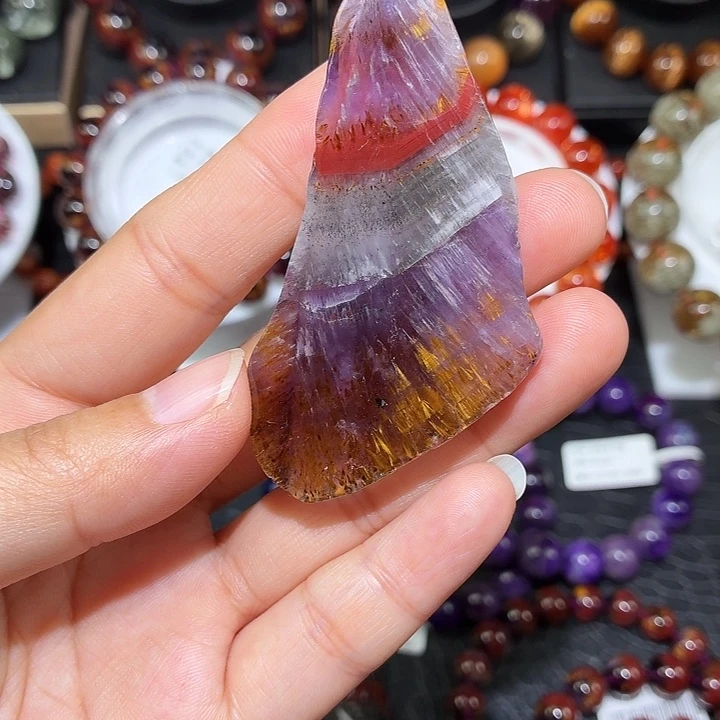 未镶嵌水晶颈饰极光原石