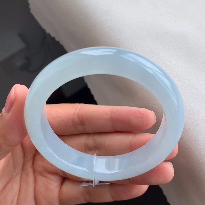 翡翠手镯未镶嵌翡翠手镯56