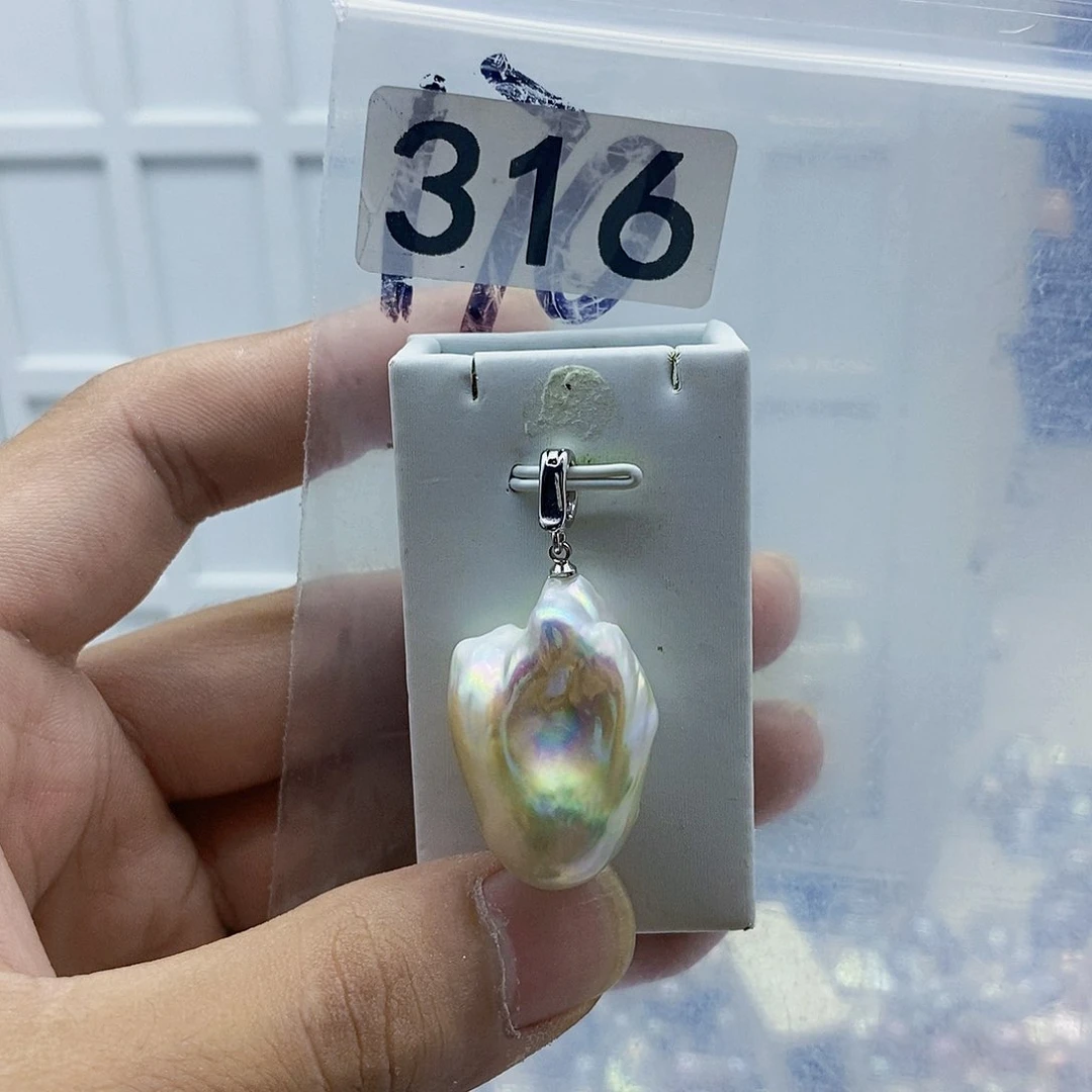 淡水珍珠合金颈饰