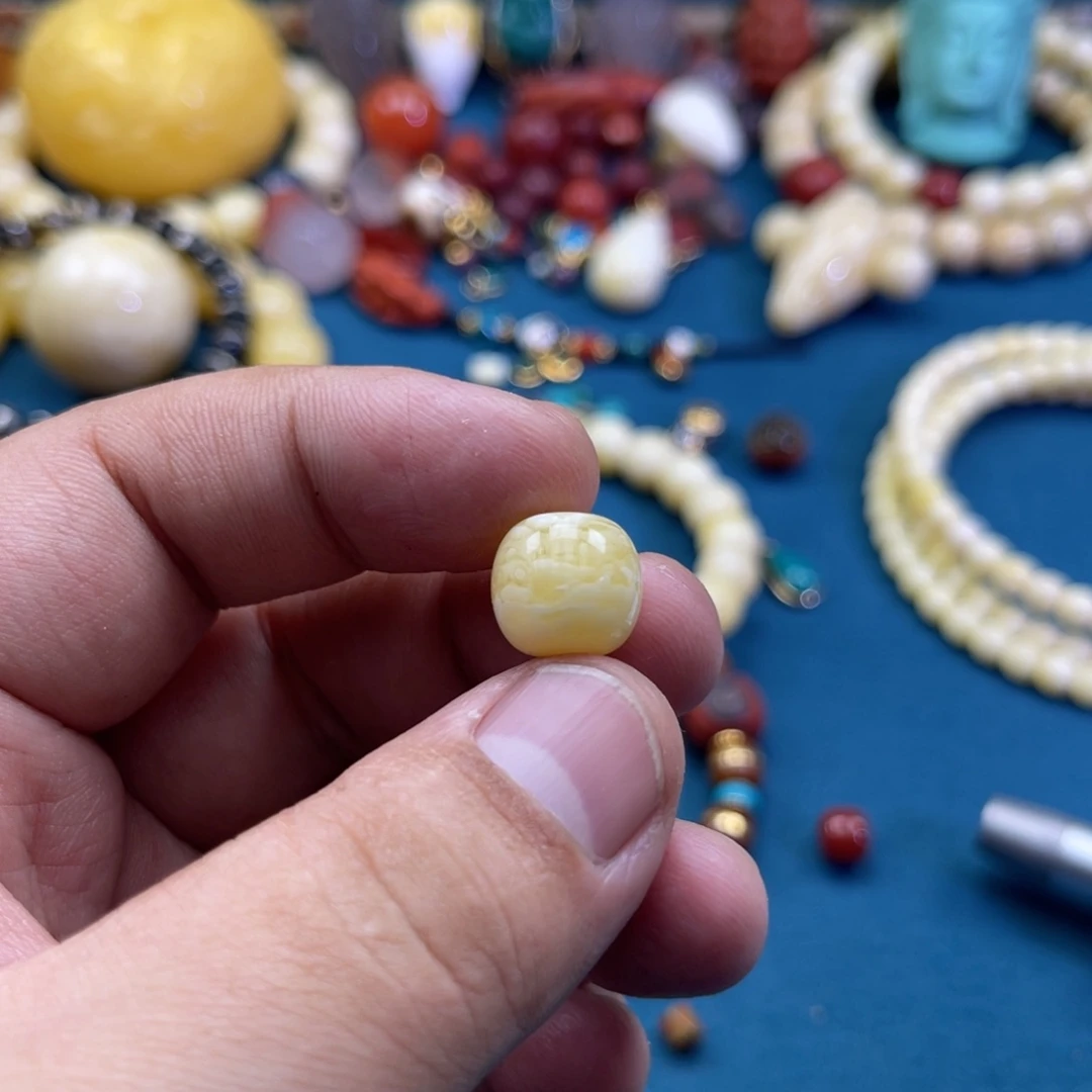 琥珀未镶嵌珠宝奇石42