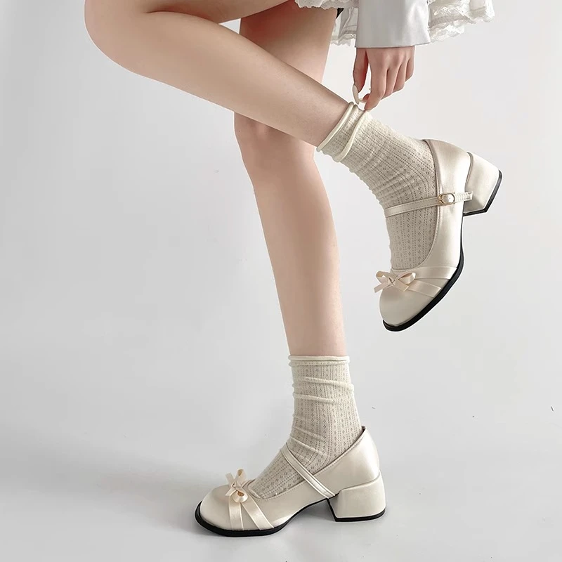 白色复古法式浅口粗跟凉单鞋女夏季2025新款百搭配裙子玛丽珍鞋子