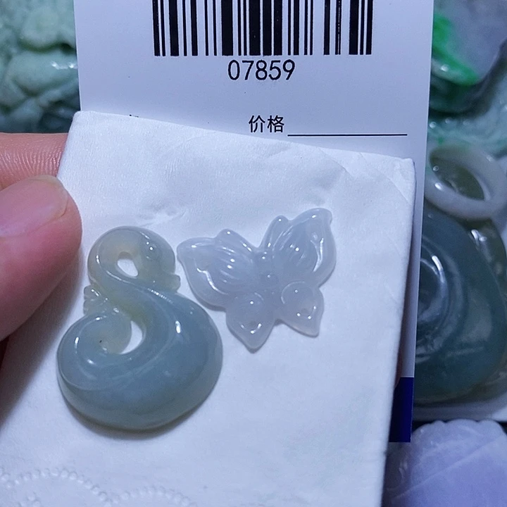 翡翠未镶嵌颈饰天光墟翡翠市场现金代购